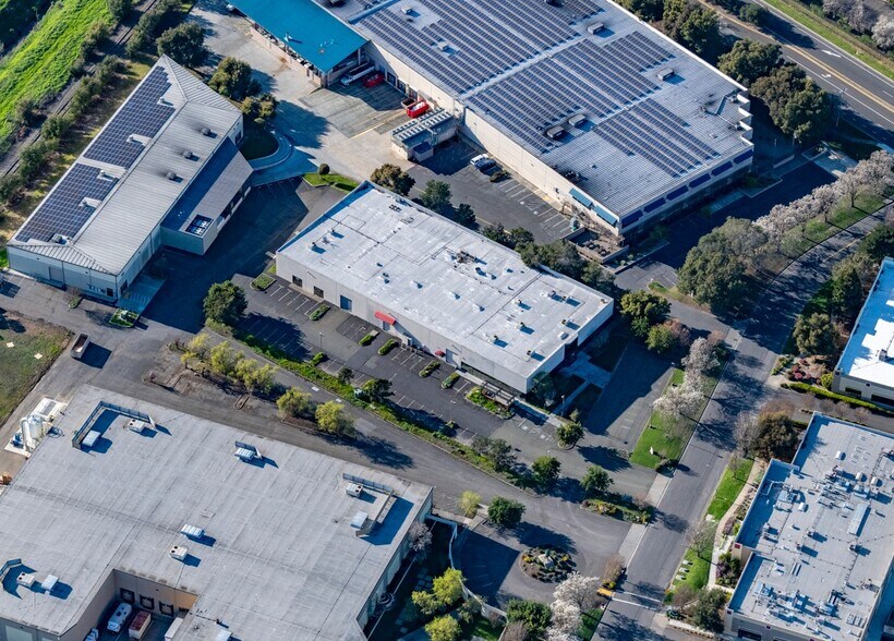 More Photos Of 607 Airpark Rd, Napa Research And Development For Lease