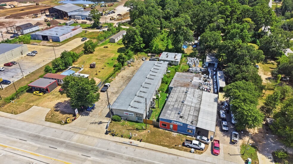 More Photos Of 12210 Highway 105 E, Conroe Warehouse For Lease