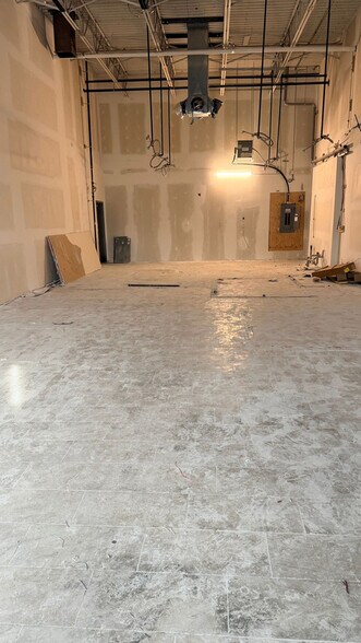 More Photos Of 1083 Parsons Rd SW, Edmonton Freestanding For Lease
