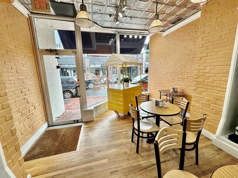 More Photos Of 49 Main St, Westport Storefront Retail Office For Lease