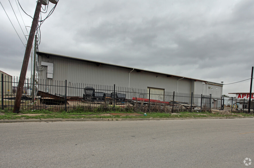 Primary Photo Of 1810 Milby St, Houston Warehouse For Lease