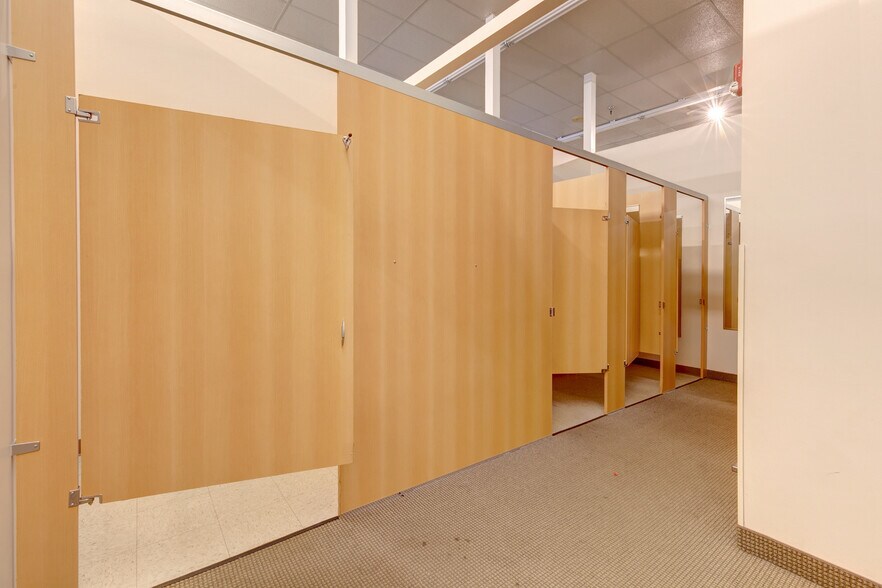 More Photos Of 2145 E State Road 54, Linton Freestanding For Sale