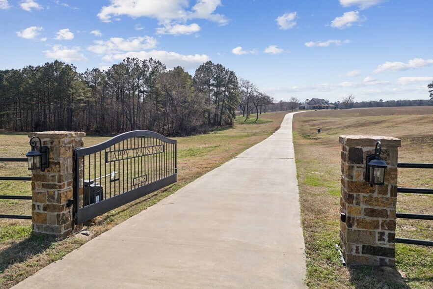 More Photos Of 2828 E State Highway 154, Quitman Land For Sale