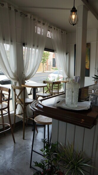 More Photos Of 1850-1854 Hillhurst Ave, Los Angeles Restaurant For Sale