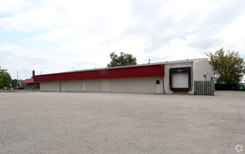 More Photos Of 403-409 Woodlawn Rd W, Guelph Auto Repair For Lease
