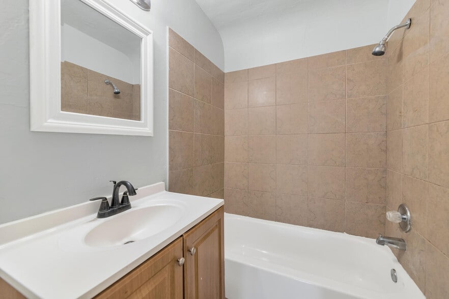 More Photos Of 316 E Vogel Ave, Phoenix Apartments For Sale