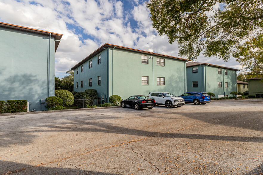 More Photos Of 3726 Cleveland Heights Blvd, Lakeland Apartments For Sale