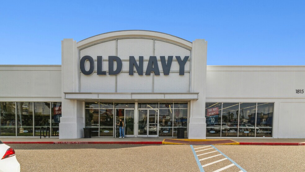 More Photos Of 1815 S 10th St, McAllen Freestanding For Sale