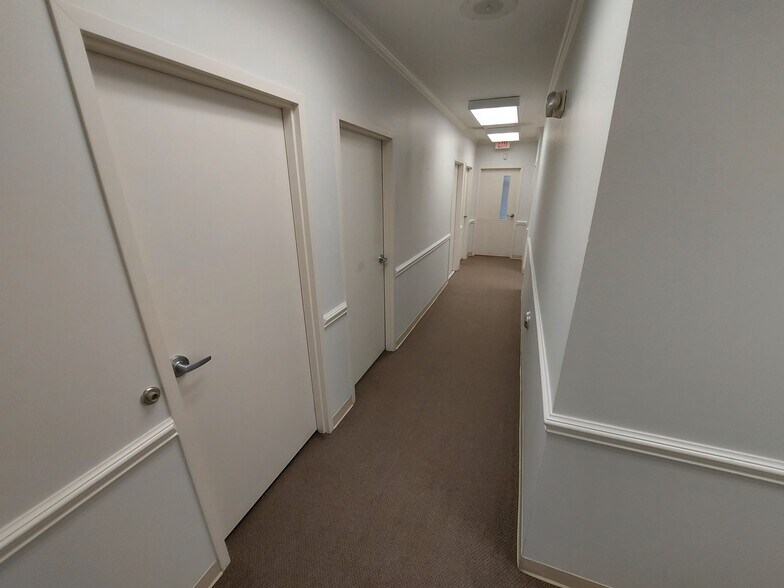 More Photos Of 5015 Southpark Dr, Durham Medical For Lease