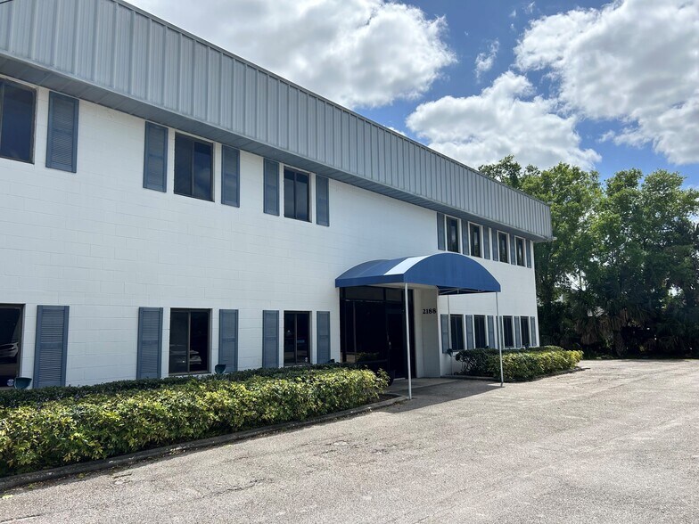 Primary Photo Of 2188 Sprint Blvd, Apopka Flex For Sale