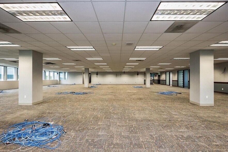 More Photos Of 4515 N River Blvd, Cedar Rapids Unknown For Lease