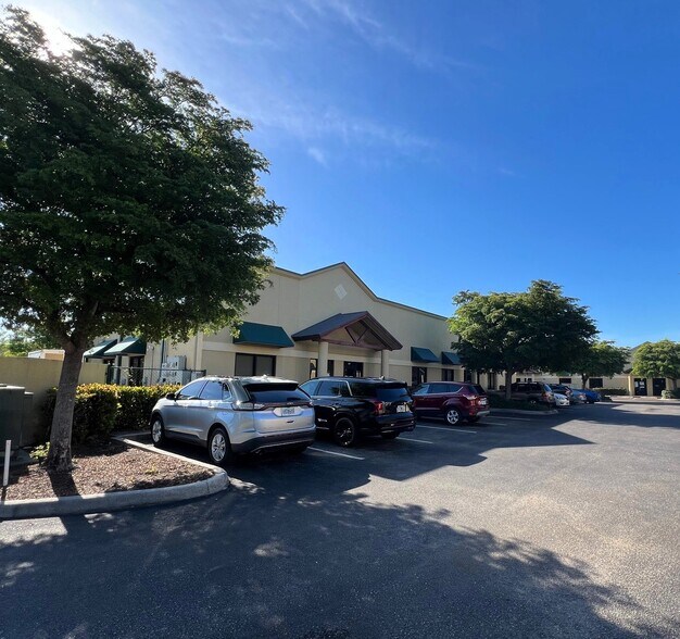 More Photos Of 10970 S Cleveland Ave, Fort Myers Office For Sale