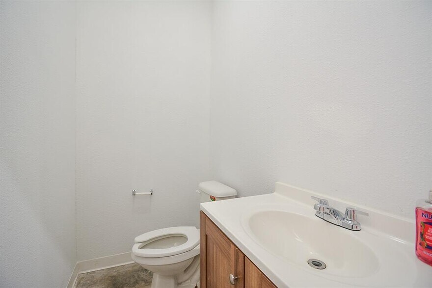 More Photos Of 22316 E Martin Dr, Porter Industrial For Sale