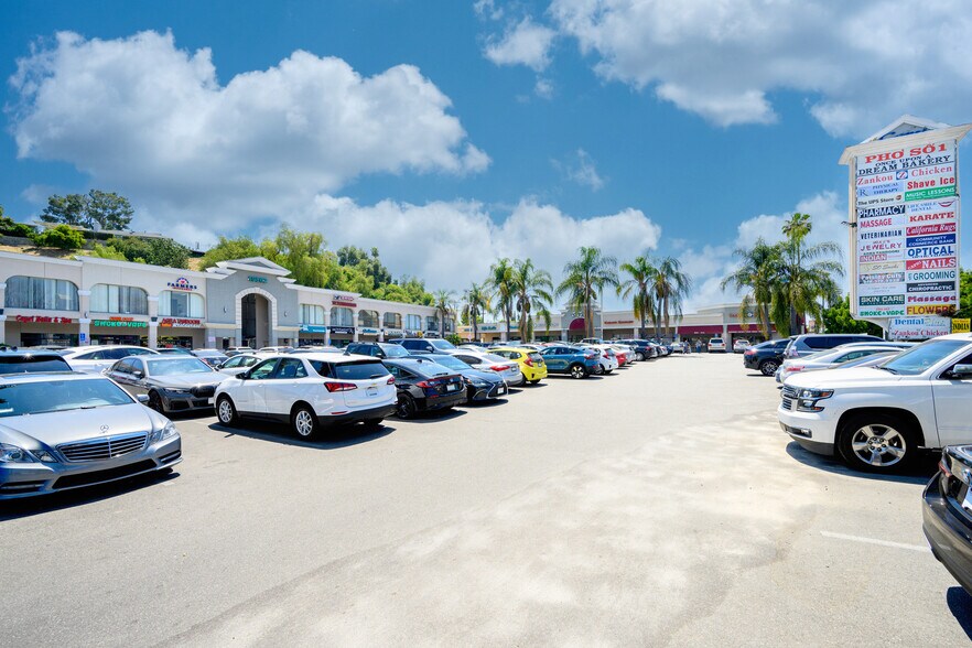 More Photos Of 19522-19598 Ventura Blvd, Tarzana General Retail For Sale