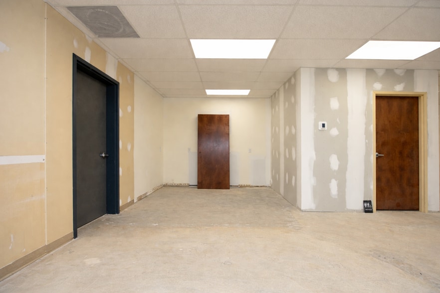 More Photos Of 1107 S Fifth St, Mebane Medical For Lease