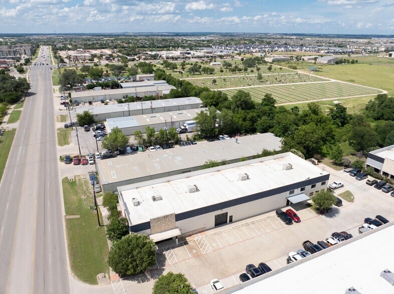 More Photos Of 190 N Bagdad Rd, Leander Unknown For Lease