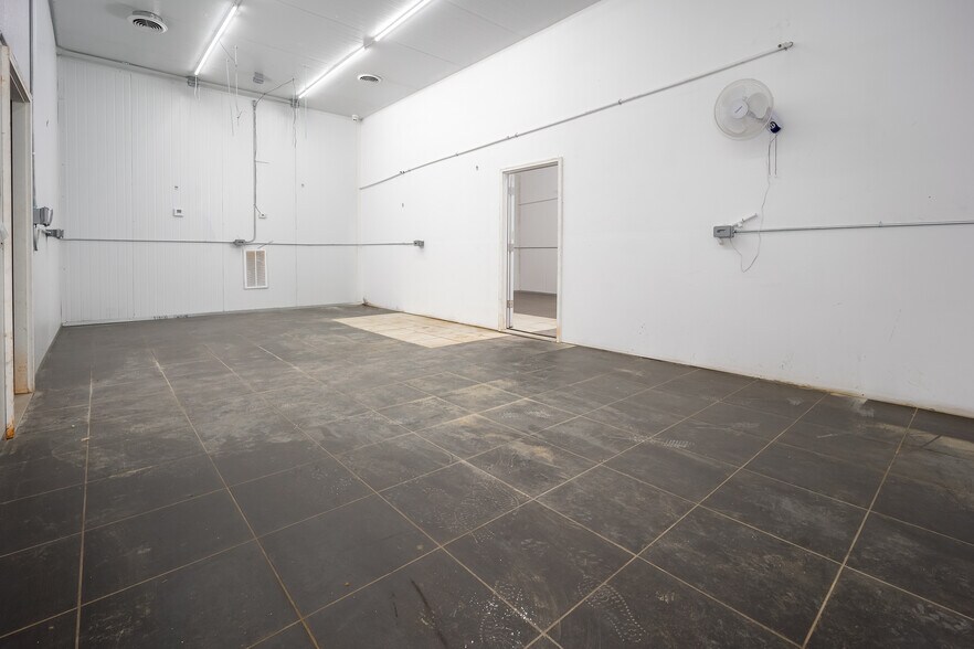 More Photos Of 6825 W Wilshire Blvd, Oklahoma City Theater Concert Hall For Sale