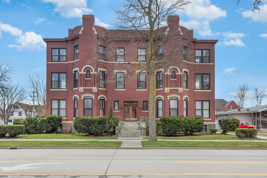 Primary Photo Of 814 Center, Bay City Apartments For Sale