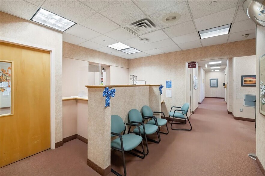 More Photos Of 333 Old Hook Rd, Westwood Medical For Sale