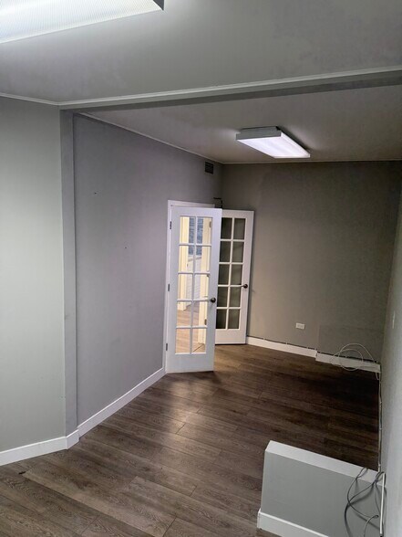 More Photos Of 513 Ridge Rd, Munster Medical For Lease