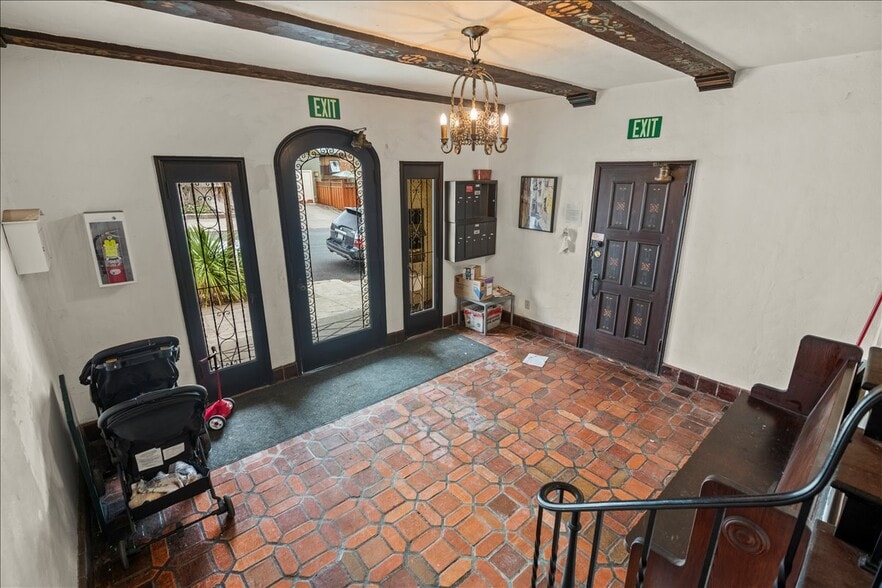 More Photos Of 3719 Emerson St, Oakland Apartments For Sale