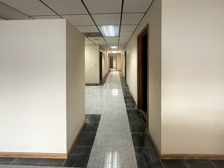 More Photos Of 915-925 1st St S, Saint Cloud Loft Creative Space For Lease