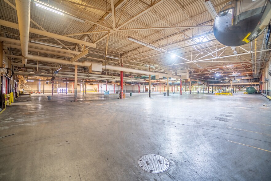 More Photos Of 922 E Meighan Blvd, Gadsden Manufacturing For Sale