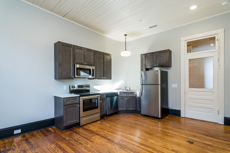 More Photos Of 201 Chatham St, Sanford Office Residential For Sale