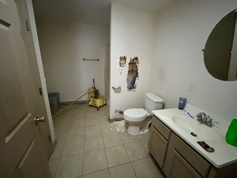 More Photos Of 5502 E Tecumseh St, Tulsa Auto Repair For Sale