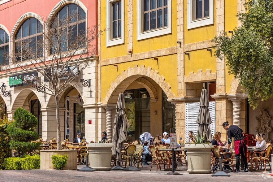 More Photos Of 330-420 S Rampart Blvd, Las Vegas Unknown For Lease