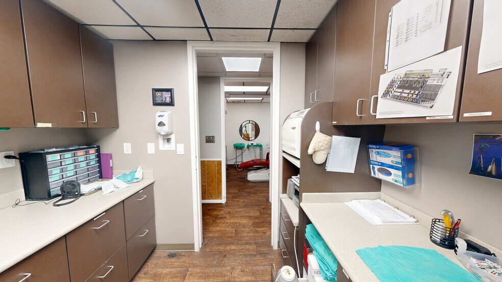 More Photos Of 2025 N Green Acres Rd, Fayetteville Medical For Sale