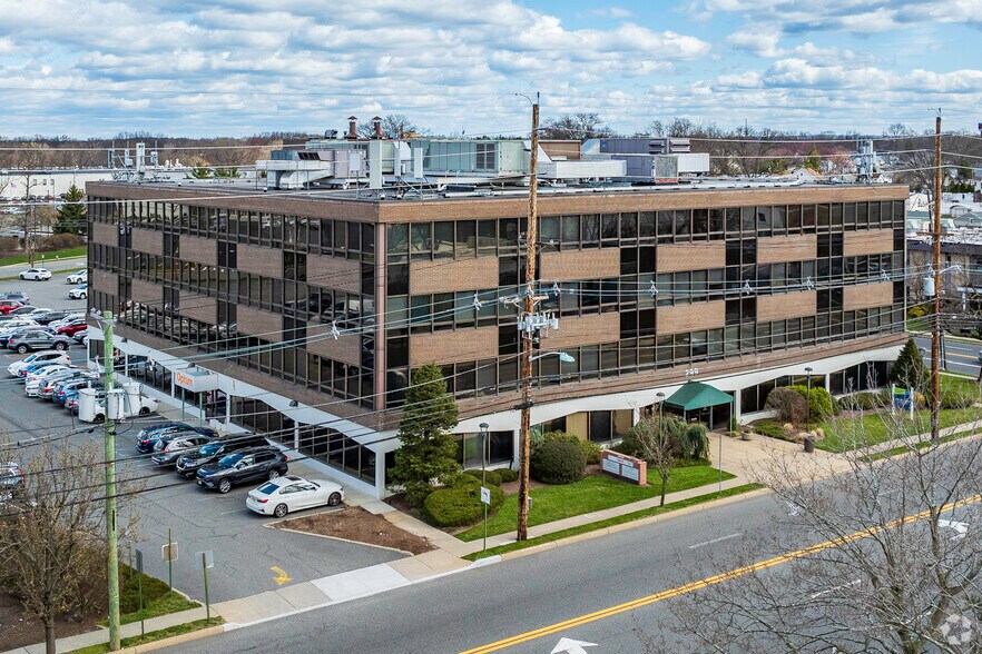 More Photos Of 299 Market St, Saddle Brook Office For Lease