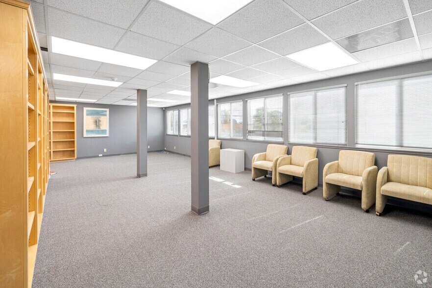 More Photos Of 13822 Beach Blvd, Westminster Office For Sale