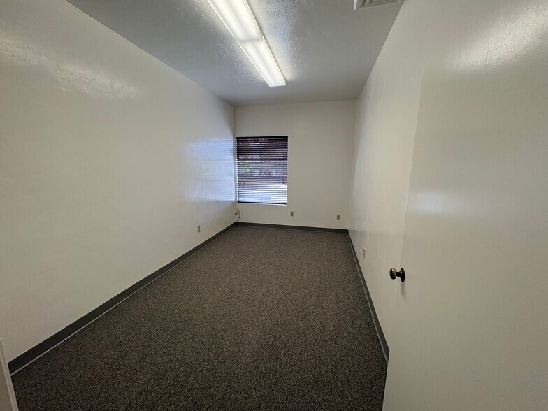 More Photos Of 470 Camino El Estero, Monterey Office For Lease