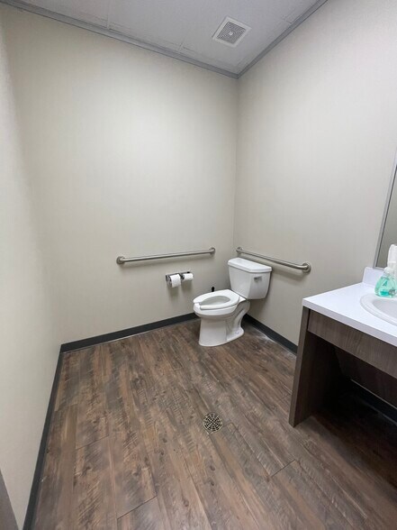 More Photos Of 18015 FM 1488 Rd, Magnolia Self Storage For Lease