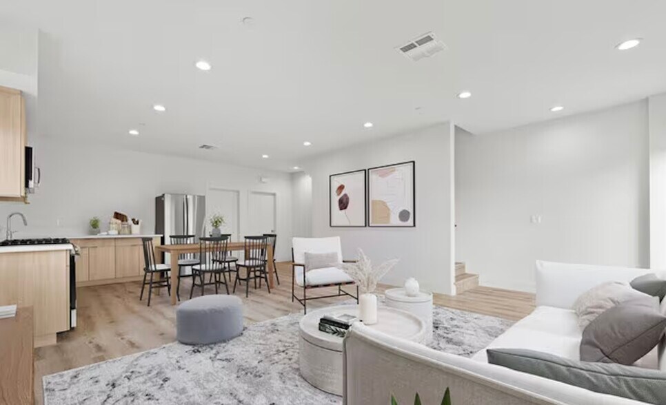 More Photos Of 6937 Simpson Ave, North Hollywood Apartments For Sale