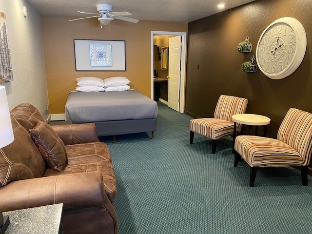 More Photos Of 890 Highway 4, Arnold Hotel For Sale