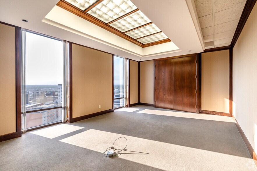 Photo of 20th Floor Ste 2050