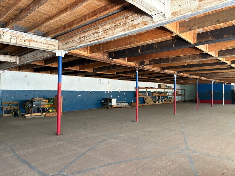 More Photos Of 208 W 2nd St, Siler City Manufacturing For Sale