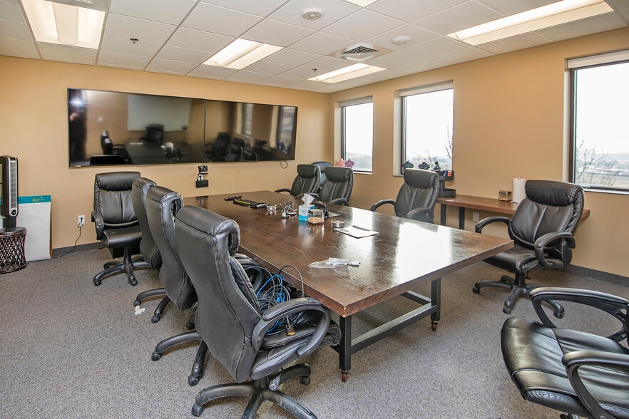 More Photos Of 1460 Overlook Dr, Lafayette Manufacturing For Lease