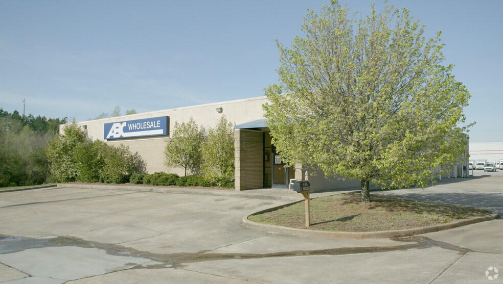 More Photos Of 220 W Oxmoor Rd, Birmingham Light Distribution For Lease