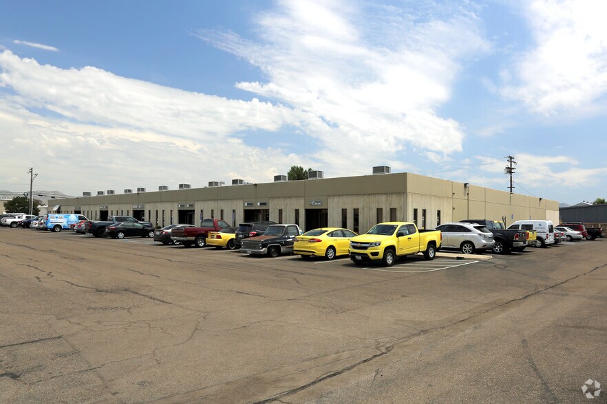 Primary Photo Of 1444 Pioneer Way, El Cajon Warehouse For Lease