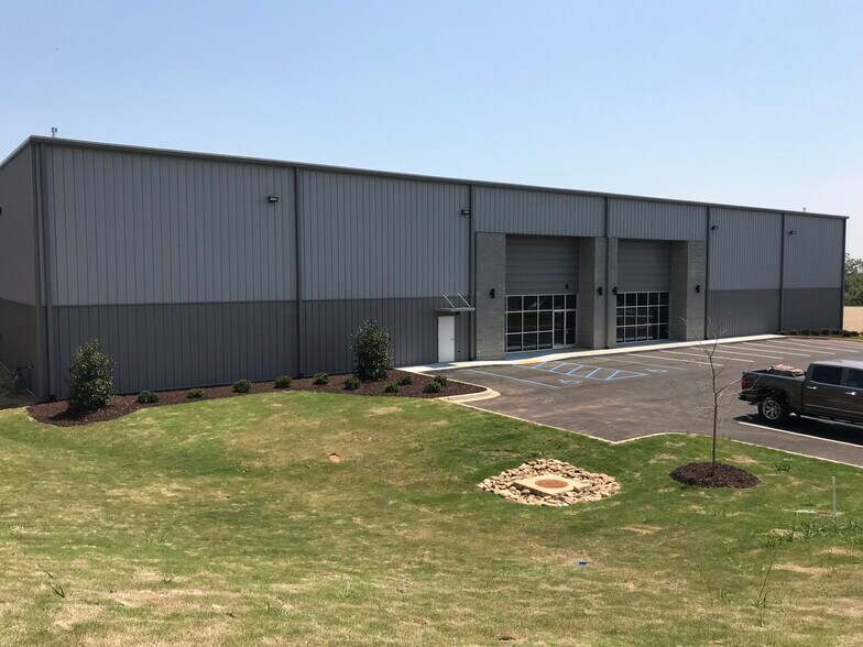 Primary Photo Of 360 Mayfield Rd, Duncan Industrial For Lease