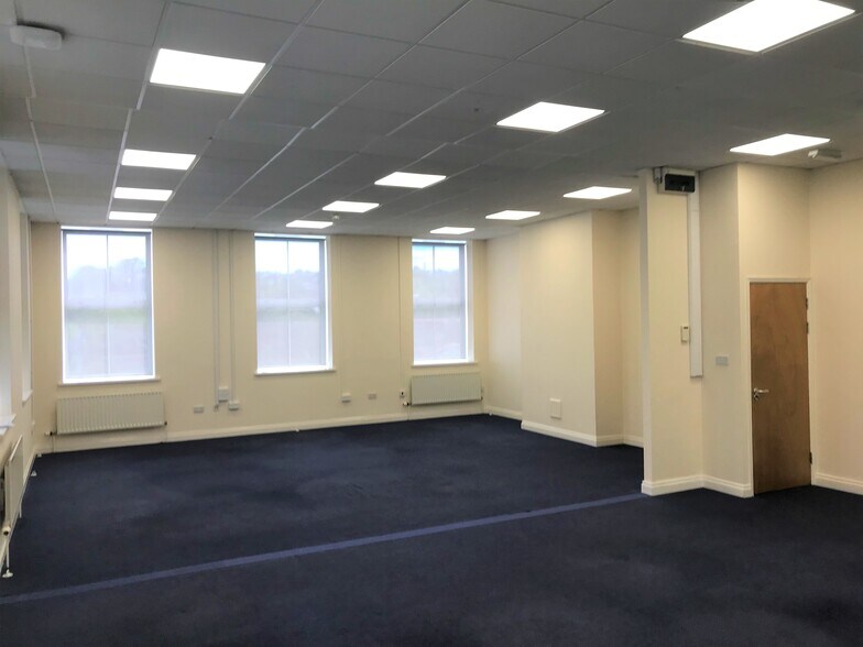 More Photos Of 12 Devon Pl, Newport Office For Lease