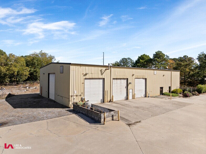 More Photos Of 774 McFarland Pky, Alpharetta Warehouse For Lease