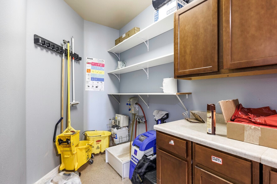 More Photos Of 16286 S Sunland Gin Rd, Arizona City Rehabilitation Center For Sale