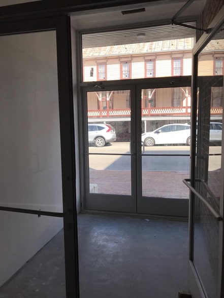 More Photos Of 111 W Main St, Jonesborough Restaurant For Lease