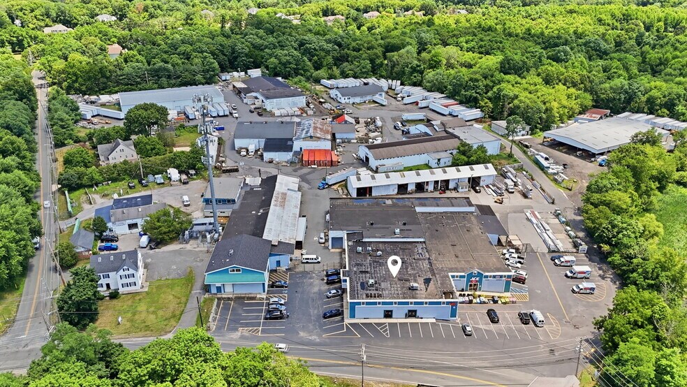 More Photos Of 17 Sweetmans Ln, Manalapan Township Freestanding For Lease