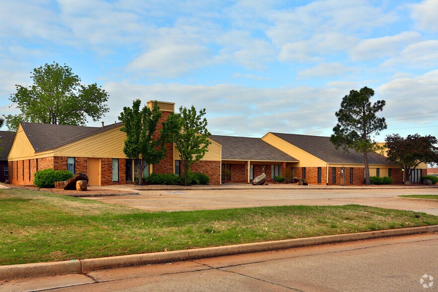 More Photos Of 1624 Greenbriar Pl, Oklahoma City Office For Lease