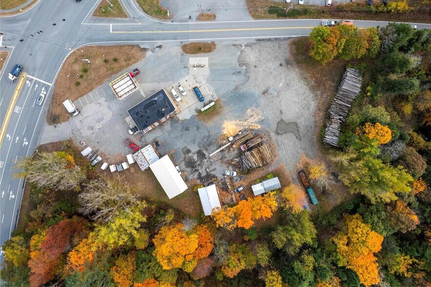 More Photos Of 5122 US-5, Weathersfield Service Station For Sale